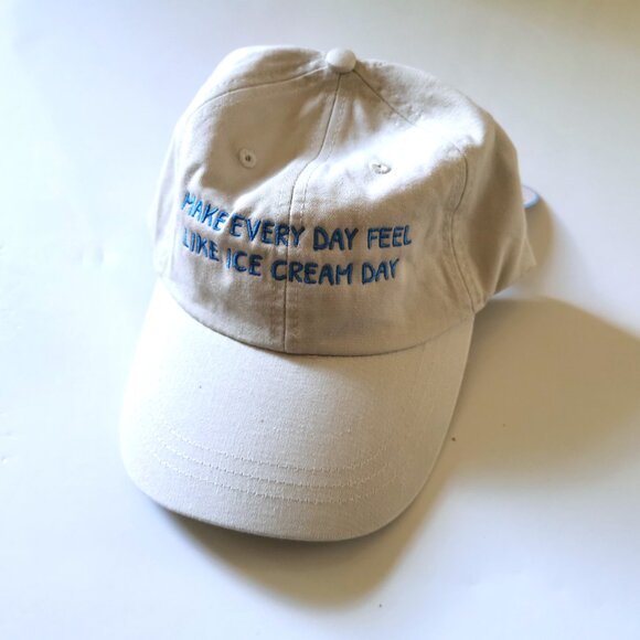 Ollie x Van Leeuwen tote bag, baseball cap and handkerchief - Picture 3 of 4